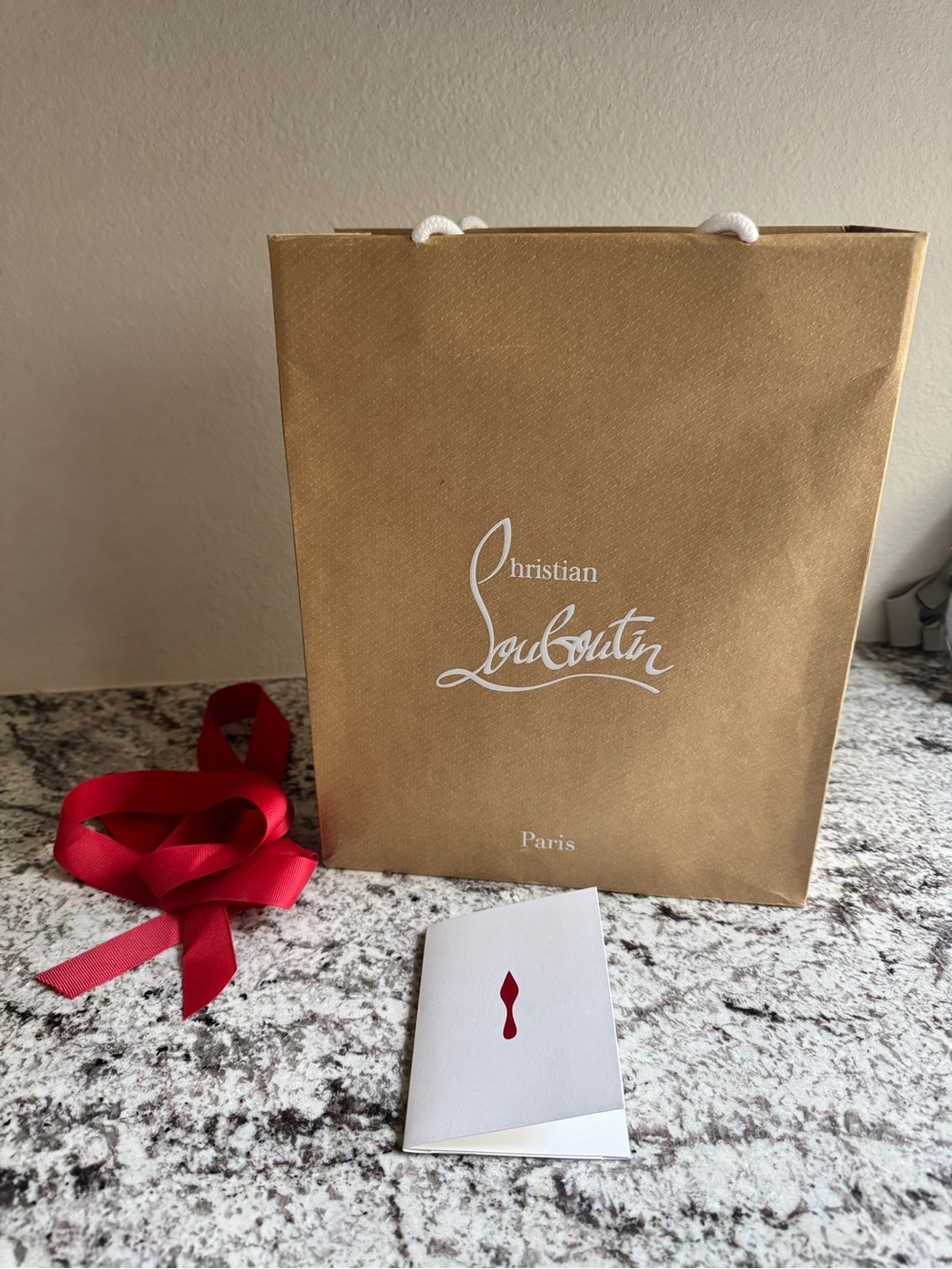 Iconic Red bottom heels from Christian Louboutin - Picture 13 of 13